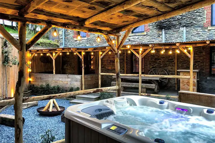 Rustieke verwennerij met hottub Bijzonder vakantiehuis Rustieke verwennerij met hottub